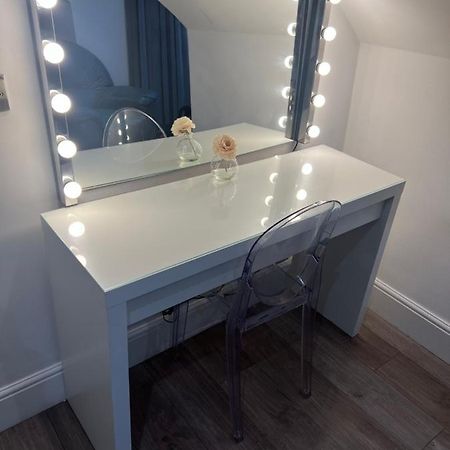 Luxury Double Room W/ Private Bathroom 에든버러 외부 사진