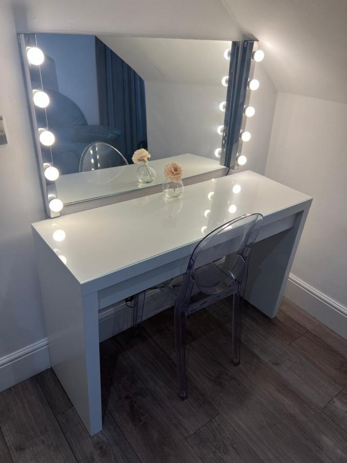 Luxury Double Room W/ Private Bathroom 에든버러 외부 사진