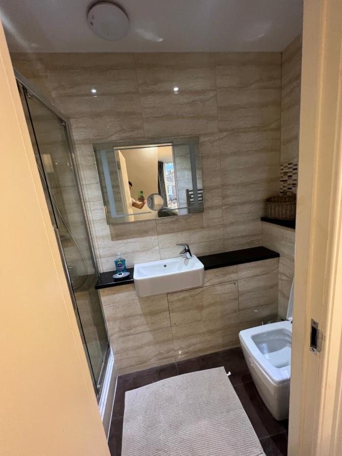 Luxury Double Room W/ Private Bathroom 에든버러 외부 사진