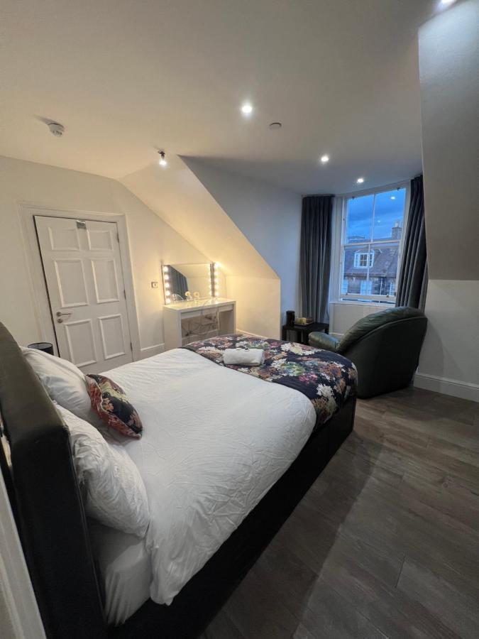 Luxury Double Room W/ Private Bathroom 에든버러 외부 사진